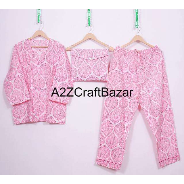 สีแดงม่วง