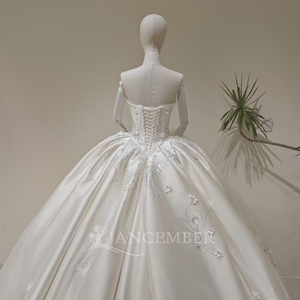 Robe de mariée vintage LY98 à col bateau, fleurs 3D, satin ivoire, robe de bal pour femmes - Product Image 4