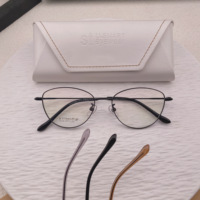Monturas de Gafas Ultraligeras de Titanio Multicolores, Ajustables, Modernas, Versátiles y de Alta Gama con Estética de Moda