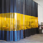 De fabriek verkoopt hittebestendige, vlamvertragende zwarte <span class=keywords><strong>PVC</strong></span> anti-UV las-scheidingsgordijn, anti-brand kunststof stripdeur-gordijn - Product Image 5