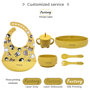 Juego de alimentación de silicona para bebé, Placa de succión, cuchara de bambú, tenedor, Mini cubiertos, sin BPA, Babero infantil, Babero estampado, logotipo personalizado - Product Image 3