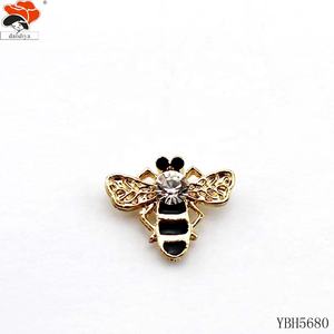 Broche de Aleación con Forma de <span class=keywords><strong>Abeja</strong></span> de Miss Red Dandiya Factory, Joyería Mary Kay, con Pedrería, para Regalos, Fiestas, Bodas, Personalizable OEM - Product Image 3