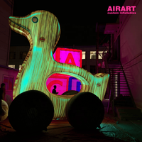 Canard Gonflable Artistique de 5m avec Texture Bois et Roues, Lumière LED pour Exposition d'Art et Festival Culturel