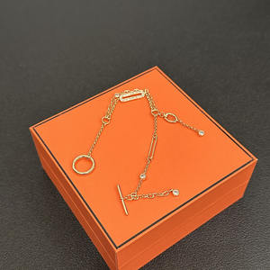 Pulseras de Aleación de Diseño a Precio Mayorista, Joyería Inspirada en Marcas Famosas, Colgante de Lujo con Borde Moderno - Product Image 1