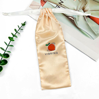 Sac en satin doré à cordon personnalisé avec logo imprimé pour l'emballage et le rangement des couverts longs réutilisables en soie