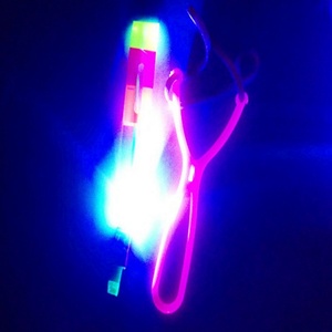 Catapulta Luminosa LED de Plástico de Alta Calidad para Exteriores, con Luz Azul, Banda Elástica de Goma, Juguete Volador para Niños, Regalo - Product Image 4