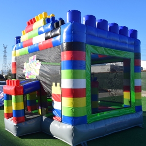 Castillo Inflable con Temática de Bloques de Construcción para Fiestas Infantiles, Brincolín Inflable de 13x13 para Alquilar - Product Image 2