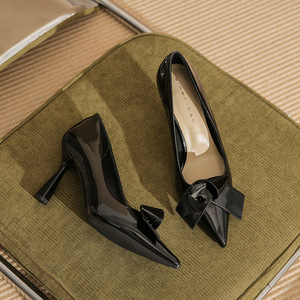 Estilo empresarial: La dama es sexy y elegante, con zapatos de tacón alto y punta en pico para cóctel. Estos nunca pasan de moda. - Product Image 1