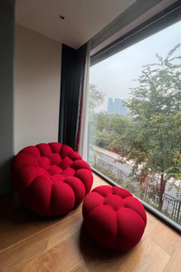 أريكة كرة القدم الفرنسية البسيطة JJY-023 بتصميم منحني فني من القماش الإيطالي، مريحة وقابلة للطي للغرف والفنادق والقاعات - Product Image 4