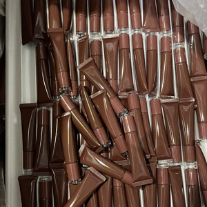 Tùy chỉnh bán buôn Hydrating nhãn hiệu riêng Son bóng Nhà cung cấp làm cho của riêng bạn Son bóng tùy chỉnh Lip Gloss Ống long lanh Lipgloss - Product Image 5