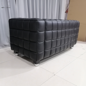 ชุดโซฟาหนังแท้สีดำเชสเตอร์ฟิลด์ใหม่ดีไซน์ทันสมัยแบบอิตาลีสำหรับห้องนั่งเล่น - Product Image 4