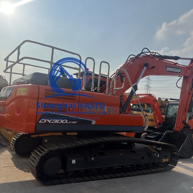 Korean Made Doosan Dx300 Excavator 30 Ton Used Doosan 300 Dx300lc Dx300lca Dh300 Excavators Large Crawler Digger