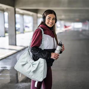 Échantillon gratuit Sac de sport personnalisé pour homme Sac de sport de gym Sac de voyage pour femme Sac de sport pour équipe de natation Grand sac de week-end en nylon - Product Image 2