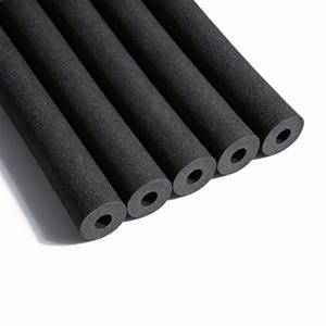 Tube d'isolation en mousse de caoutchouc NBR haute densité personnalisé pour l'emballage de tuyaux en acier galvanisé - Product Image 1