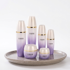 Bouteilles <span class=keywords><strong>de</strong></span> parfum en verre violet Spindle avec couvercles, pots <span class=keywords><strong>de</strong></span> crème pour soins <span class=keywords><strong>de</strong></span> la peau 120ml 100ml 40ml 30ml 50g 30g, emballage vide - Product Image 1