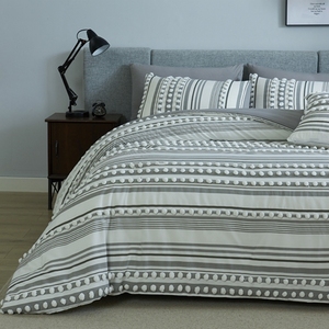 Ensemble de literie en microfibre douce et moelleuse pour toutes les saisons Ensembles complets de literie Tufted Pom Poms Balls Striped Design 8 pièces Boho Bed Comforter - Product Image 2