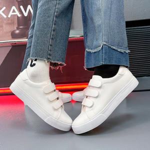 รองเท้าสเก็ตสามสายรัดหนังเทียมระบายอากาศได้ดี รองเท้าลำลองผู้ชาย รองเท้าส้นเตี้ยผู้หญิง - Product Image 2