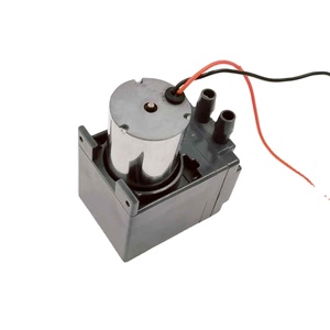Pompe à eau auto-amorçante 12V CC en gros pour l'irrigation et la <span class=keywords><strong>distribution</strong></span> d'eau - Product Image 1