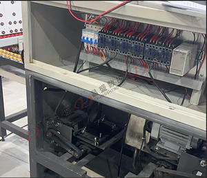 Macchina per la Rimozione di Pellicole da Vetri Isolanti con Componenti Principali Motore e PLC per Macchinari di Bordatura e Smussatura del Vetro - Product Image 4