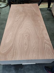 Pannello <span class=keywords><strong>di</strong></span> Compensato Naturale in Sapele 4x8ft 18mm Taglio Rotativo per Mobili e Decorazioni in Legno - Product Image 3