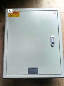 Maßgefertigtes OEM Industrielles Sicherheits-Verteilungspanel RCBO-Schutzschalter SPD Kupfer-<span class=keywords><strong>Stromschiene</strong></span> 3-<span class=keywords><strong>Phasen</strong></span>-Stromverteiler - Product Image 2