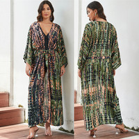 Vente en gros : T-shirt court simple en coton/élasthanne respirant, à manches longues, col en V, coupe trapèze, au crochet, populaire en Europe et en Amérique, avec impression par transfert thermique