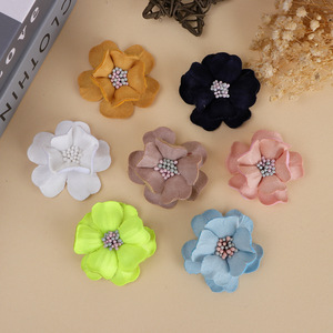 Flor de tela hecha a mano de doble capa de 5.5 cm con centro de cuentas para accesorios de cabello, ropa, zapatos y decoración de sombreros. - Product Image 1