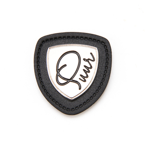 Logotipo personalizado PU Leather <span class=keywords><strong>Garment</strong></span> Labels com placa de metal para Jeans Bags Hats - Product Image 1