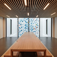 Azulejos decorativos de grano de madera suspendidos falsos Techos de metal Techo deflector de aluminio