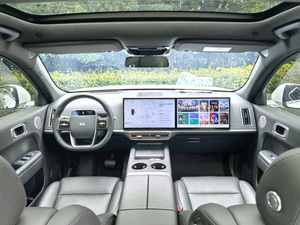 Li Xiang L7 Air 2023 de un solo dueño |   Familia definitiva con autonomía extendida |   Pantalla Enorme, Audio Premium, Interior Impecable - Product Image 6