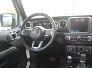 Pick-up <span class=keywords><strong>Jeep</strong></span> Gladiator d'occasion, quatre roues, moteur essence <span class=keywords><strong>3</strong></span>.6L - Product Image 4