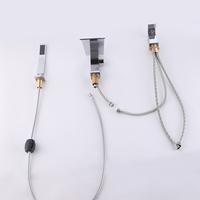 Ensemble de robinetterie de douche de luxe en cuivre chromé poli pour baignoires et douches d'appartement avec robinet de baignoire, pomme de douche et filtre