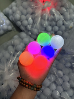 Balles de golf LED XJT B11 personnalisables, 332 alvéoles, balles de golf lumineuses pour cadeaux d'entreprise, clubs de golf et événements nocturnes