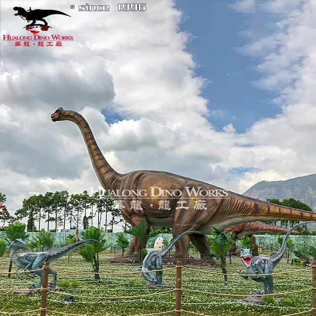 שרף גדול חי בעולם הדינוזאורים ברכיוזאורוס עולם של דינוזאור בפארק דינו