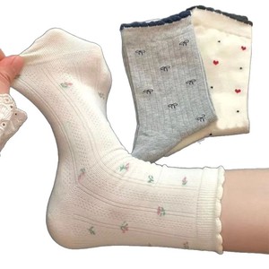Calcetines hasta media pantorrilla para mujer, con estampado floral blanco, transpirables, que absorben el sudor, para primavera y verano - Product Image 4