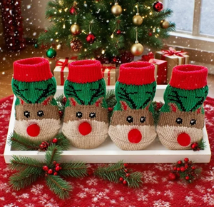 Chaussettes pour animaux de compagnie à thème de Noël : antidérapantes et résistantes aux taches – Chaussettes pour chiens et protège-pattes pour chats – Articles pour animaux de compagnie pour les activités hivernales en plein air - Product Image 4