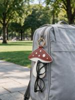 Nouvel Arrivage RR : Pochette Organisateur Mignonne en Forme de Champignon pour Lunettes de Soleil, Sac de Rangement Suspendu en Cuir PU pour Lunettes de Lecture