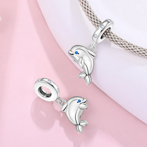 Pendentif dauphin mignon en cuivre blanc populaire, design original, bracelet DIY polyvalent, accessoire, vente en gros pour femmes - Product Image 3