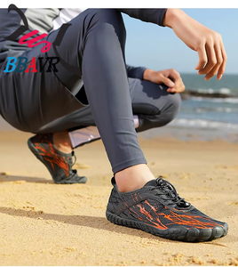 Zapatos deportivos de estilo baloncesto para hombre y mujer, con parte superior de malla, ligeros, para verano, para caminar. - Product Image 1