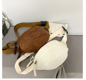 <span class=keywords><strong>Sac</strong></span> banane de poitrine et bandoulière OEM en velours côtelé imperméable avec fermeture éclair, style rétro, pour voyage, extérieur, sport, pratique et personnalisable - Product Image 4