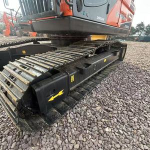 Excavatrice d'occasion Doosan DX225LC 22 tonnes, moteur Isuzu Tier 3 sans DEF, avec engrenage et pompe, pour le chargement de roches et la création de stock en petite carrière - Product Image 3