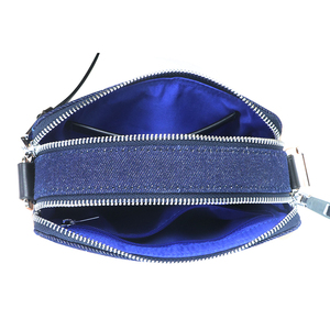 Bolso Bandolera de Mezclilla Bordado Personalizado con Doble Compartimento - Product Image 5
