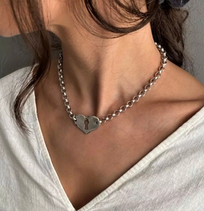 Collier ras de cou en acier inoxydable personnalisé, style antique, cadenas en argent, grand médaillon en forme de cœur, chaîne de collier en forme de cœur, style <span class=keywords><strong>uno</strong></span> De 50 - Product Image 1