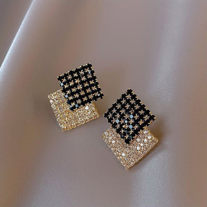 Boucles d'oreilles carrées géométriques en diamant noir style vintage, tendance, élégantes, sensation de luxe, boucles d'oreilles cubiques pour <span class=keywords><strong>femme</strong></span> - Product Image 4