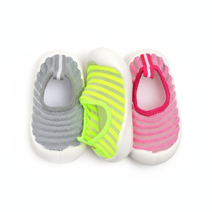 รองเท้าแตะแบบเปิดนิ้วเท้าสไตล์เกาหลี OZKIZ สำหรับเด็กอายุ 2-6 ปี แฟชั่นฤดูร้อน ขายส่ง เหมาะสำหรับใส่ไปชายหาด - Product Image 2