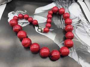 Elegante Collar de Resina con Acabado Liso y Colgante Decorativo, Accesorio Ligero Diseñado para un Uso Diario Cómodo - Product Image 3