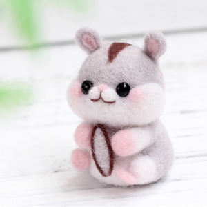 دمية قطة لطيفة مصنوعة يدويًا من الصوف بطول 7 سم، ألعاب تمثيلية صديقة للأطفال لتزيين حفلات عيد الميلاد - Product Image 3