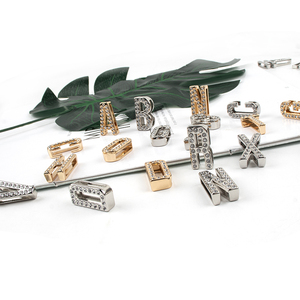 2024 suministros para mascotas, un juego de 26 piezas, abalorio de letras deslizantes de diamantes de imitación de <span class=keywords><strong>8mm</strong></span>, bricolaje, PARA CINTURÓN DE pulsera con nombre de cuero - Product Image 4