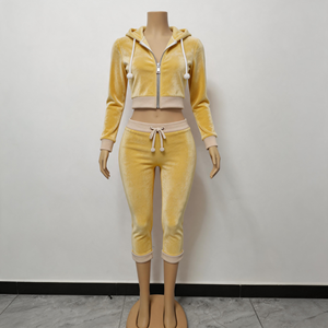 Set da Casa in Due Pezzi con Logo Personalizzato, Giacca con Cappuccio in Velluto e Pantaloni Capri in Cotone e Spandex, Tinta Unita, Casual Autunnale da Donna per Casa - Product Image 3