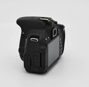 Appareil photo reflex numérique EOS 700D, boîtier noir, appareil photo numérique sans miroir avec monture EF et capteur intégré - Product Image 6